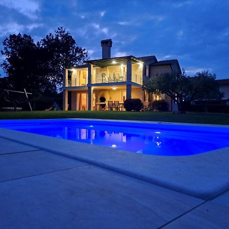 Apartments Villa Sotlar With Pool Umago Esterno foto