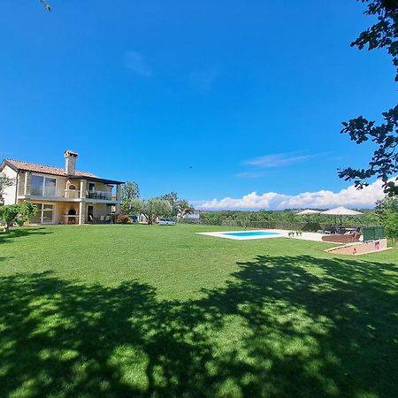 Apartments Villa Sotlar With Pool Umago Esterno foto