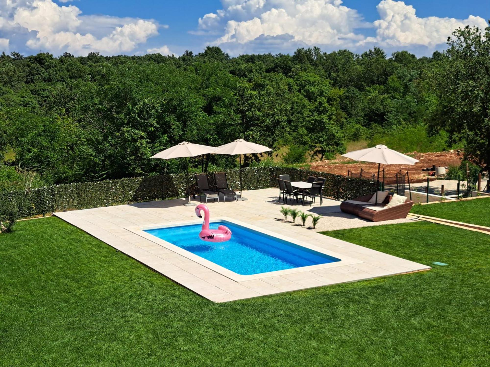 Apartments Villa Sotlar With Pool Umago Esterno foto
